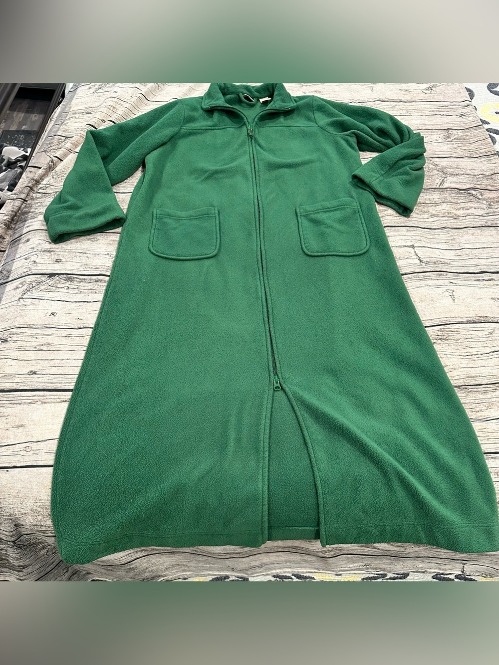 LL Bean Women’s Green Fleece Zip-Front Robe size Medium Petite